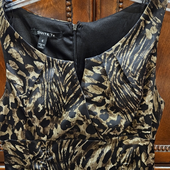 Suite 7 Dress - Picture 2 of 4